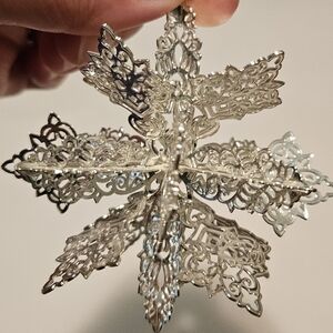 SNOWFLAKE Silver-tone Living Quarters